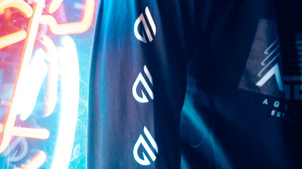 AgentInk's tweet photo. Stock up on your favorite teams gear with free shipping on all orders over $150!

Get your apparel now: https://t.co/5UsRG7QQTv

#AgrntInk #Esports #Apparel https://t.co/sjXBVGAau7