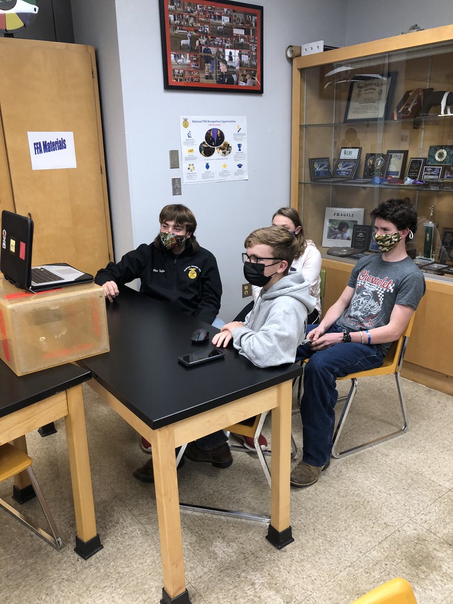 How are you enjoying National FFA Convention? 

The Forestry/Entomology Judging team opted to jump on a student workshop and learn about chapter officers and leadership within the chapter! 

Make sure you tag us in your posts!