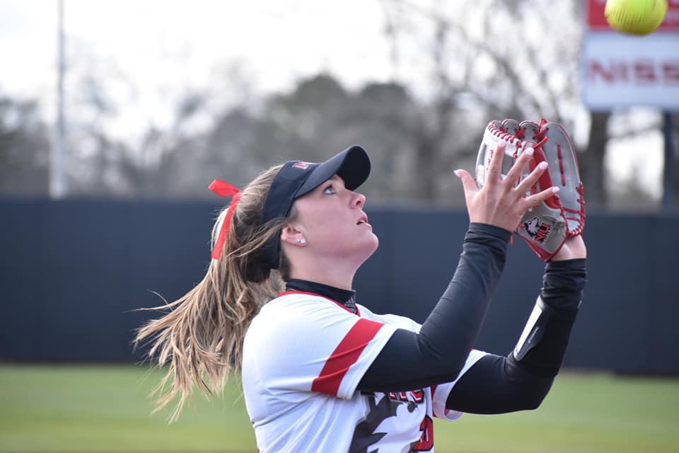 CarleyG32's tweet photo. @_courtneyjames2 @karaapato16 @IzzyS641 @Megan_Guericke @CNORRED88 @jenna_nink I am a female student athlete. I am a teammate. I am a coach. I am an accounting student. I am a nanny. I am a travel lover. My story matters and so does yours, so let’s hear about it! @macmahy_ @GraceBalensiefe #takingMACtion https://t.co/klt63PciLN