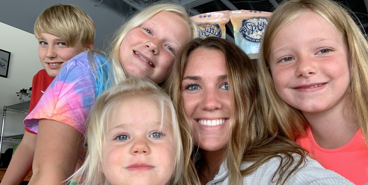 CarleyG32's tweet photo. @_courtneyjames2 @karaapato16 @IzzyS641 @Megan_Guericke @CNORRED88 @jenna_nink I am a female student athlete. I am a teammate. I am a coach. I am an accounting student. I am a nanny. I am a travel lover. My story matters and so does yours, so let’s hear about it! @macmahy_ @GraceBalensiefe #takingMACtion https://t.co/klt63PciLN