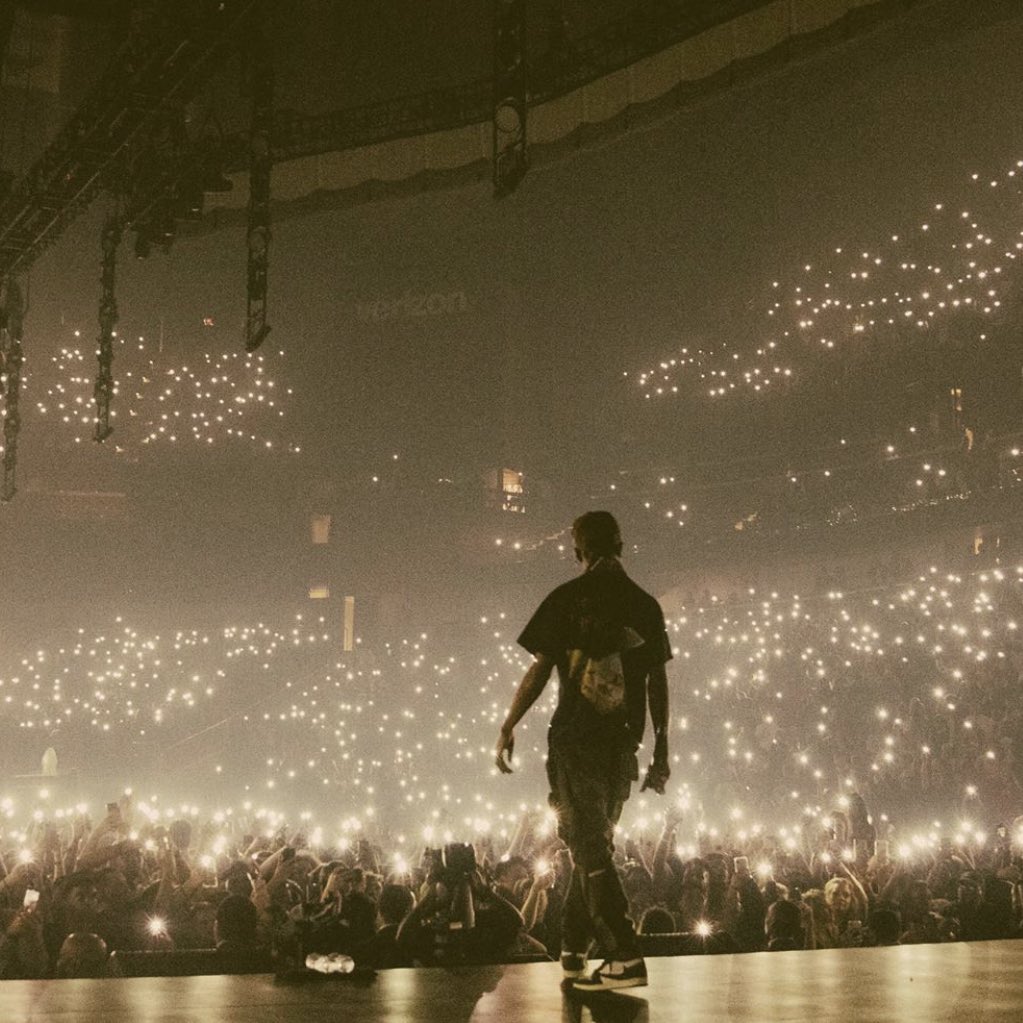 TRAVIS SCOTT FANS 🔥 tweet media