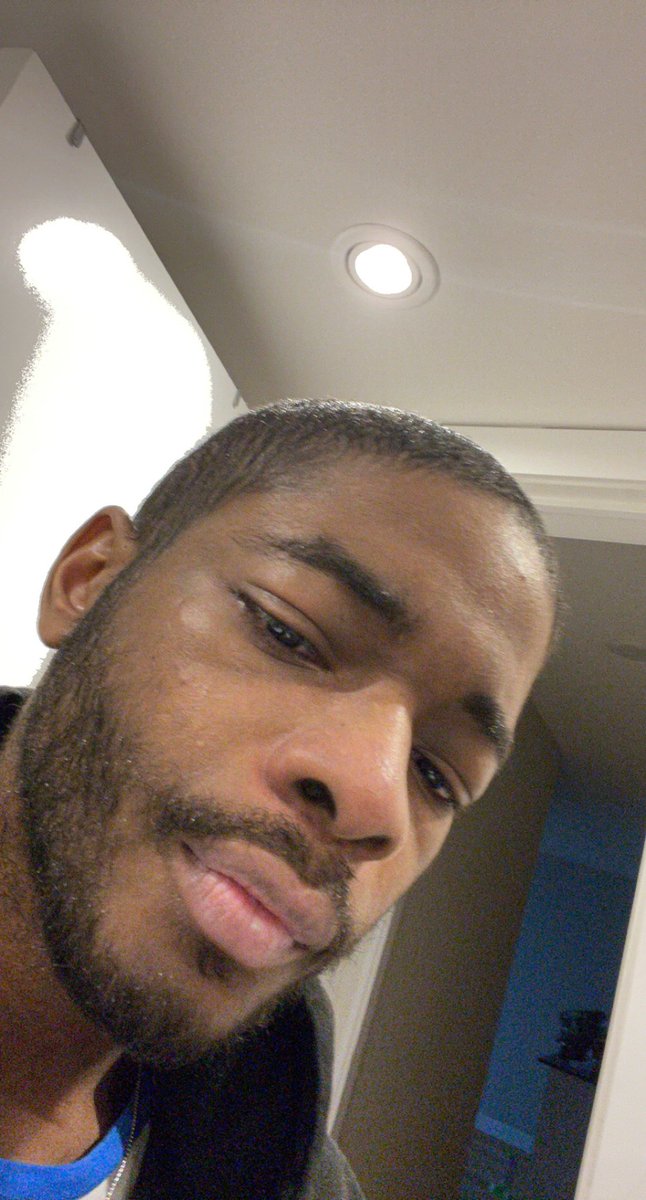 Phillip_UN's tweet photo. Not a lot people got beat cancer 3 times before they turned 24, but for some weird reason I’m still walking. Big ups to my family and my support system ❤️ #CancerFree https://t.co/afDQzq4NIG
