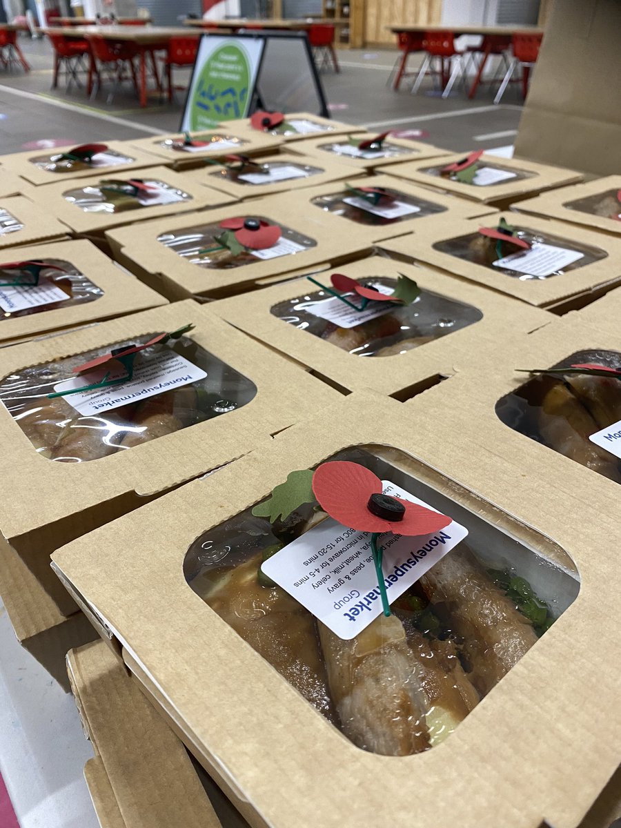 no22typawb's tweet photo. #homeless #vulnerable #elderly #isolating meals gone out again today.... with tomorrow’s stews - #No22 have put out over 6000 meals for free in #COVID19 helping others - thank you to all who help us distribute these #HeroesAct #RemembranceSunday https://t.co/EoGJjKzctZ