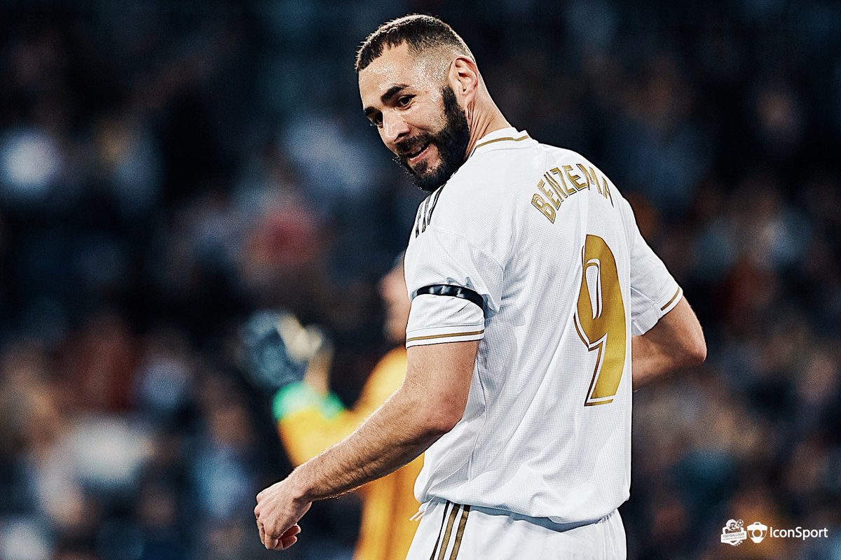 Footballogue's tweet image. [#UCL] Karim Benzema devient le 2e joueur de l’histoire a marqué au moins un but en Champions League lors de 16 saisons consécutives ! 🔥 

LÉGENDE ✨