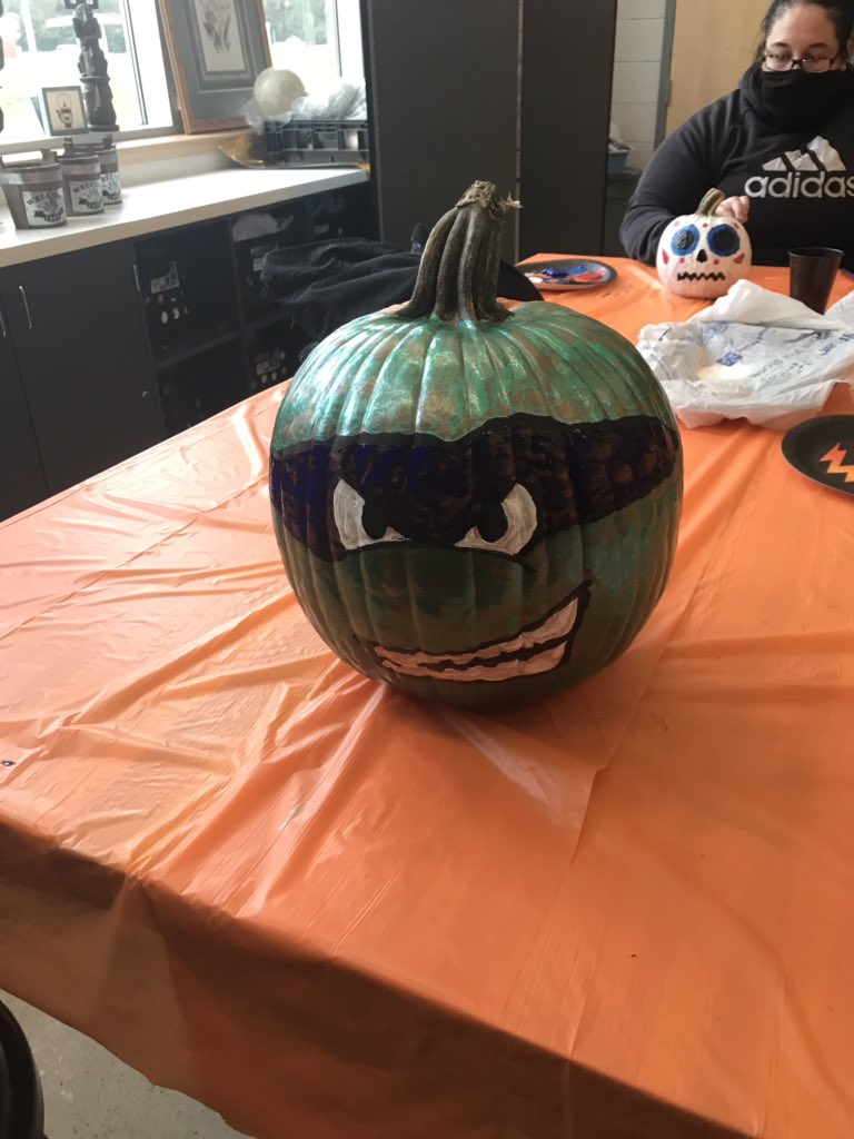 LisaReidMiller3's tweet photo. Staff pumpkin painting at PMS continued...... https://t.co/T5Bp8CfOuF