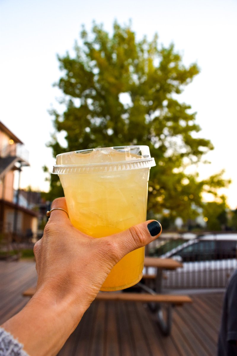 LaausTacos's tweet photo. Passion Punch: rum, passion fruit, citrus
-
All of our cocktails are anywhere from $4-6 🙌 And no, those aren't happy hour prices. https://t.co/opFVoWRQx8