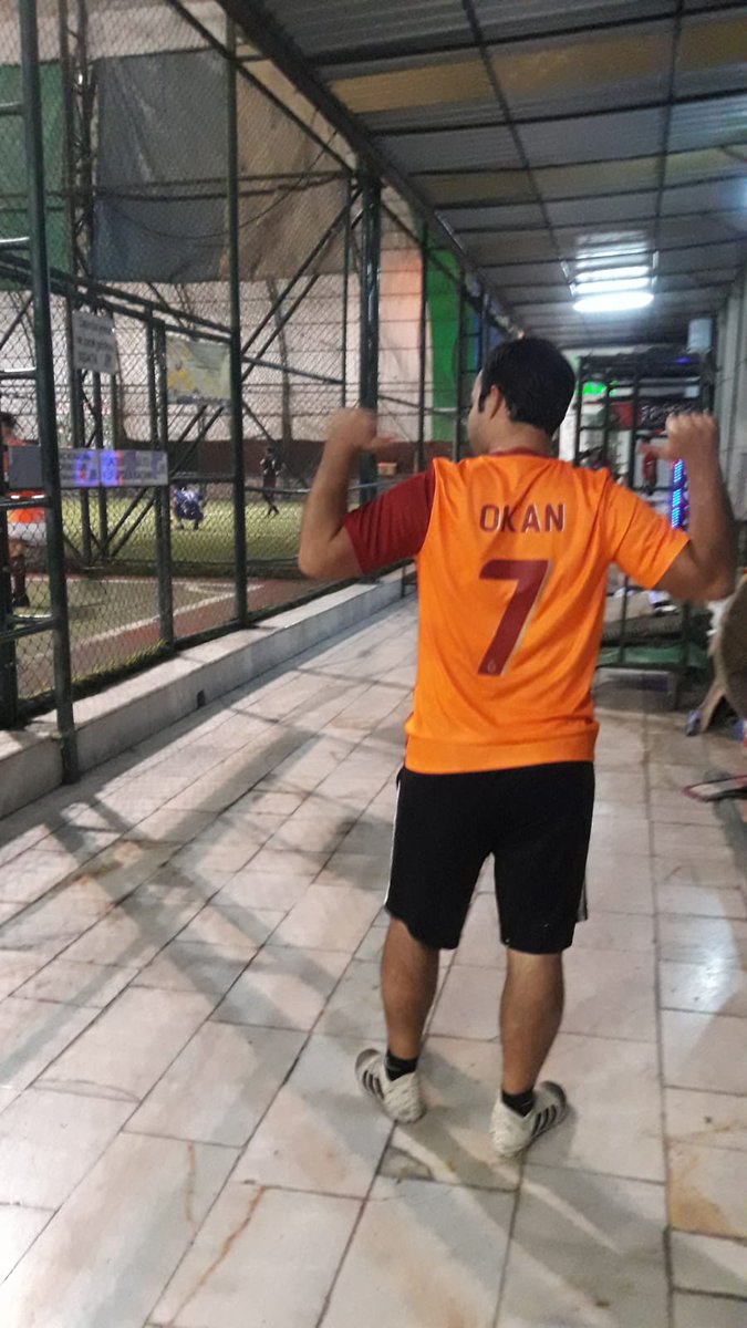 Ronaldo mu ben mi... Bilmiyorum... belki onlara da bi gol atarım...