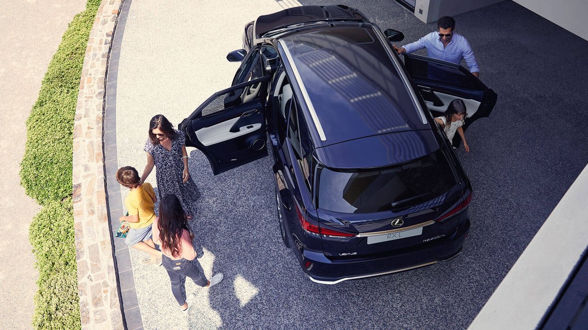 Family first. fal.cn/3bclA #LexusRXL