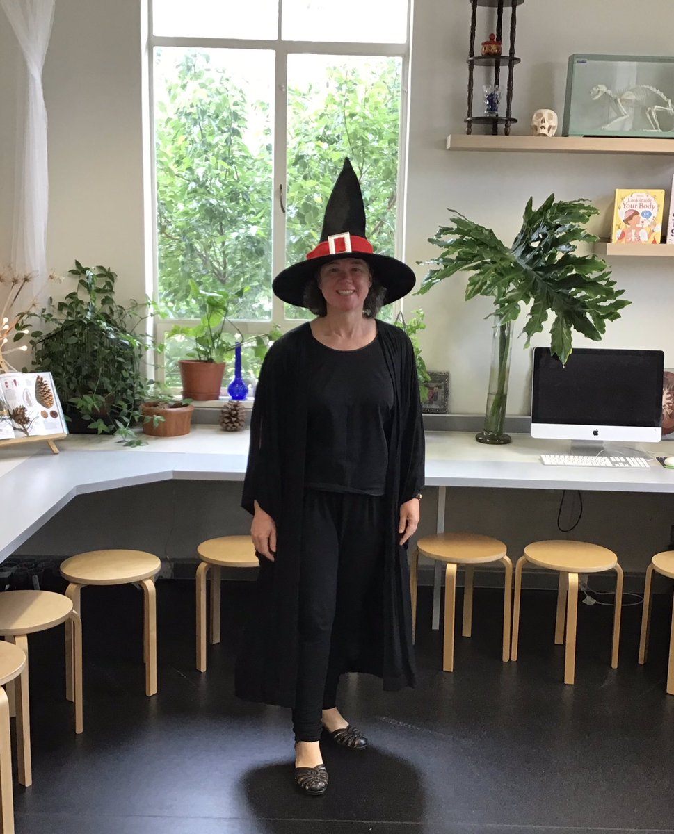Celebrating #bookweek2020 Being a #scienceteacher lends itself to #witches and potion making, right? @AnnesleySA