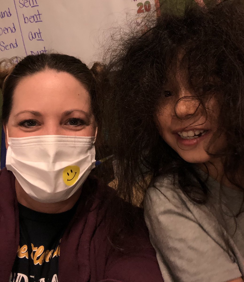 abschieni's tweet photo. Crazy hair day! #RedRibbonWeek2020 #wearegroves https://t.co/X8te7XteAV