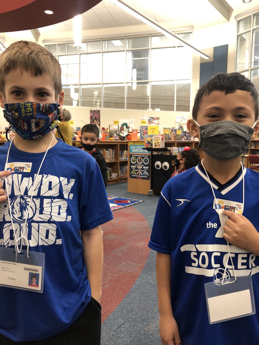 tuckertotsin106's tweet photo. Today we voted! ❤️ #thisisfirst  #firstgradebestgrade #henriehawks https://t.co/OkDqQNefaf
