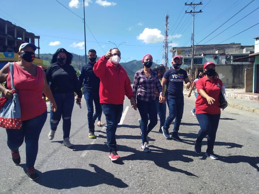 alcaldiajjm1's tweet photo. #27oct Hoy se realizó el encuentro con las estructuras movilizadoras de nuestro Municipio Juan José Mora, revisamos detalles de la movilizacion y recibimos el afecto y el compromiso de las y los camaradas en cara a la recuperación de la Asamblea Nacional este #6D. https://t.co/s36PGk4kLt
