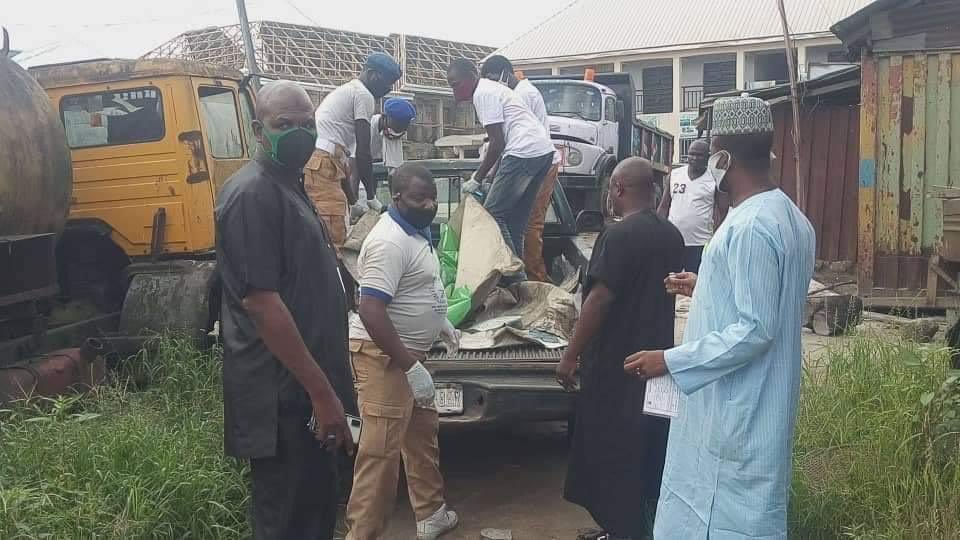 oil_shaeikh's tweet photo. #SoroSokeGeneration but you can’t lend your voice in seeking justice for the innocent Hausa people gruesomely murdered in the southern states of Rivers, IMO and Abia #oyigboMassacre #Northernlivesmatter https://t.co/tE0Qd7ksrJ