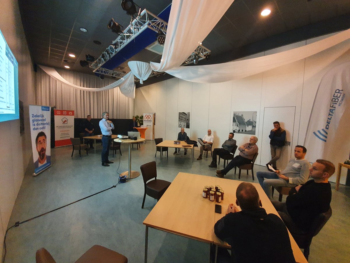 Een dubbele sessie over voorlichting van #glasvezel  op  #DeBull en alles #coronaproef natuurlijk.  Mede mogelijk gemaakt door @glasbuitenaf