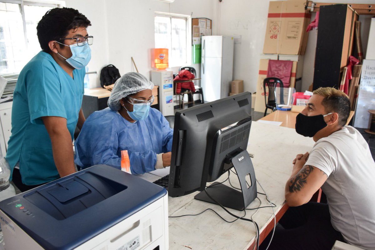 IVCBuenosAires's tweet image. EQUIPAZO EN RODRIGO BUENO 💪 Con el operativo DetectAr del barrio ya testeamos a más de 400 familias. #CuidarteEsCuidarnos