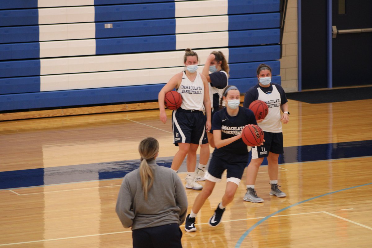 IUMightyMacs's tweet photo. ๐ธScences from @IUWB_ return to the court as the team opened fall practice this afternoon!
#gomacs #WelcomeBackMacs https://t.co/GukQOlNEO1