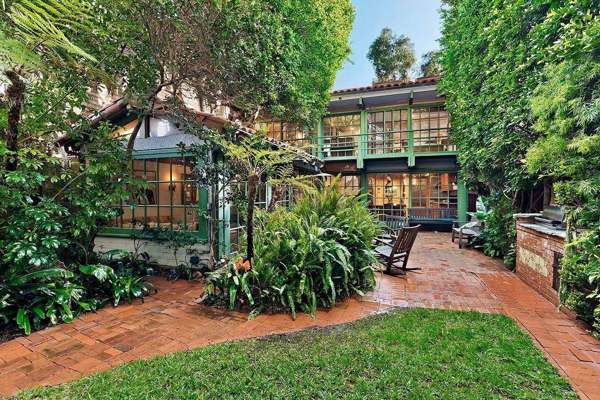 Very grateful to have represented the seller on this architectural garden home which sold for $7,500,000 in the Malibu Colony. These are tough times we are living in w/ Covid, but it’s reassuring to know that the real estate market is at an all-time high in this gated community