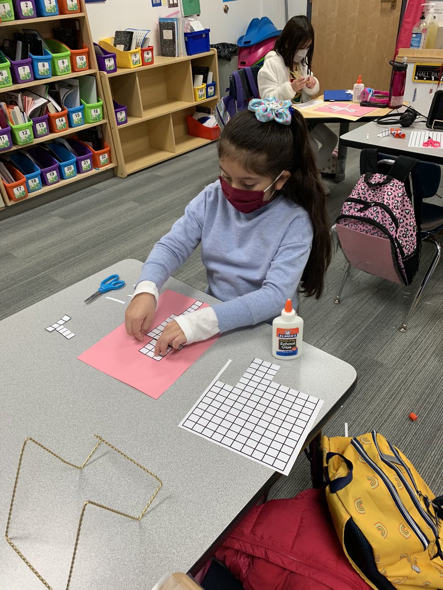 2ndGradeDual's tweet photo. Exploring and introducing the area of shapes by creating area robots during math today. @JonesAcademy1 https://t.co/CECRXMpGpD