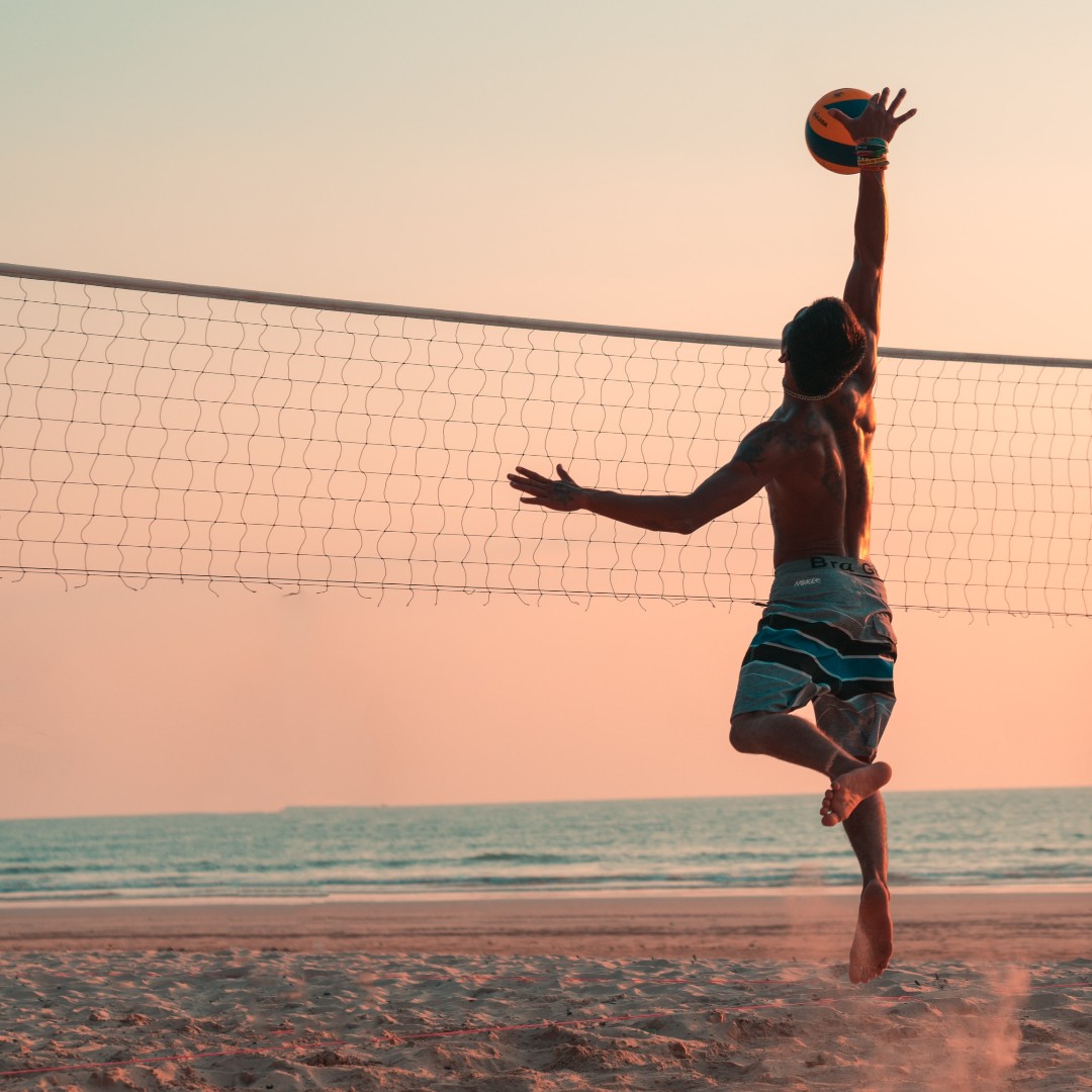 LASportsNet's tweet photo. ✋ Raise your hand if you miss beach volleyball! 𝗞𝗲𝗲𝗽 𝗿𝗲𝗮𝗱𝗶𝗻𝗴, 𝘁𝗵𝗲𝗻. LASN will be running a Beach 5v5 Coed Volleyball Tournament on November 21st in Venice Beach! Click the link for details: https://t.co/ncI71BBE3z
#BeachVolleyball #VeniceBeachVolleyball #LASN https://t.co/FH4EPB2Ifp