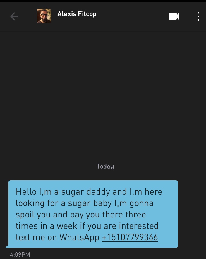elcuartodeari's tweet photo. Does anyone know if this is true or not? #grindrscam #grindr https://t.co/HsQqFfVcoe