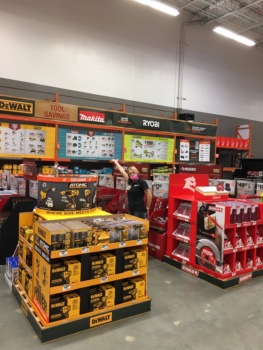 HdeshazoHeidi's tweet photo. My Team and I at 875 Inverness pulled it off, Gift Center 100% Completed , Thank you for the hard work 😓 https://t.co/P9nIrRlFBF