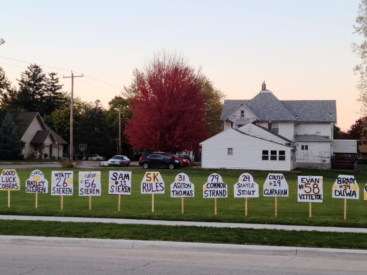 KeotaEagles's tweet photo. Awesome display in Keota for SK COBRAS! Hope i got all the signs! @cobra_fb #keotaeagles #skcobras Game at 7 Friday in Sigourney vs Beekman! Weather looks good come watch! https://t.co/Mts40RJmc2