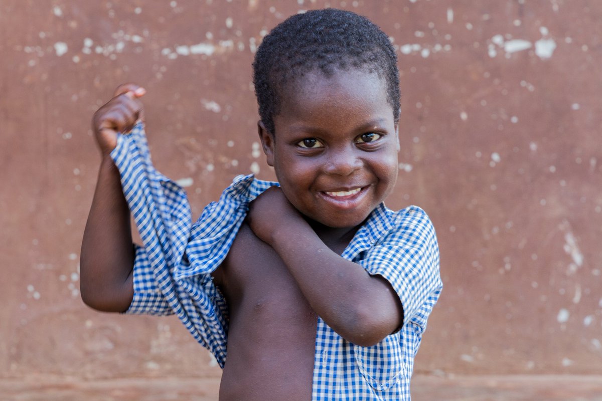 Cela consiste à collecter les fournitures scolaires, les sacs, les kits de protection contre la #COVID19, des vivres, pr les redistribuer à des enfants dans une école de milieu défavorisé.
Nous avons besoin de vous pour offrir des kits à chaque élève.
#MissionKoeroma #JimsFamily https://t.co/grGV7mhcvI