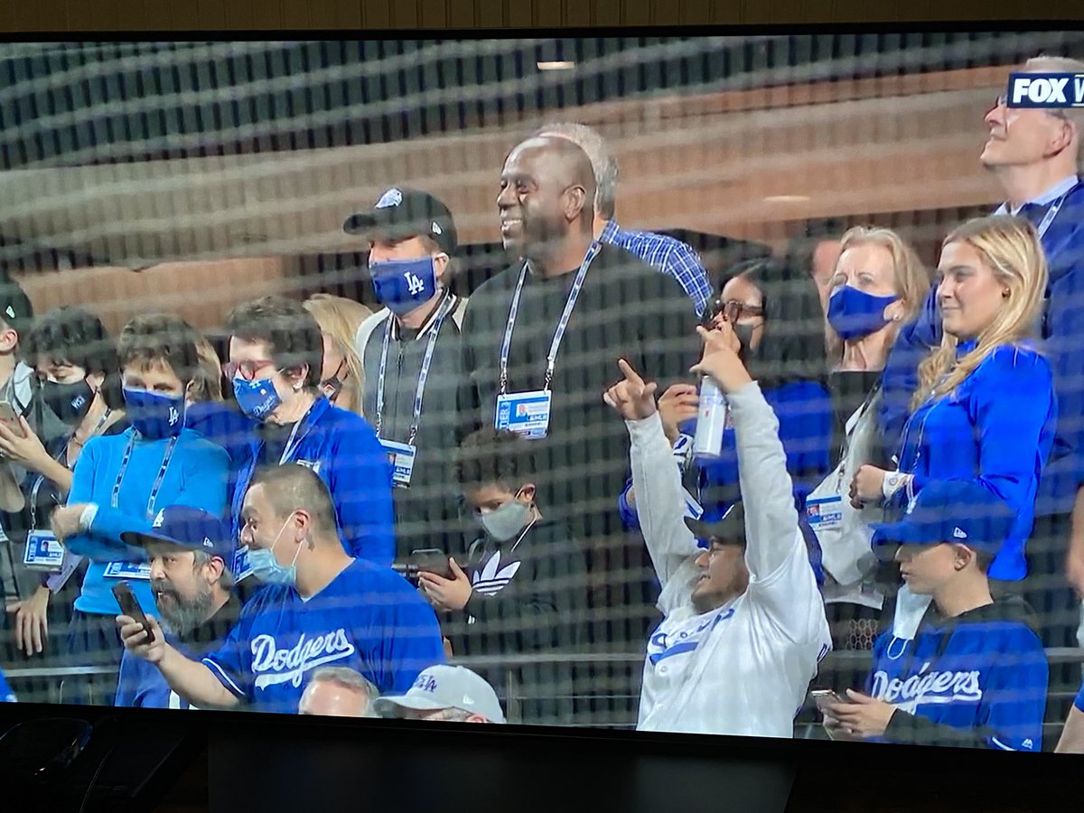 JustSchoon27's tweet photo. Interesting how the guy with HIV is the only one not wearing a mask... https://t.co/f8RAd3Yz6K