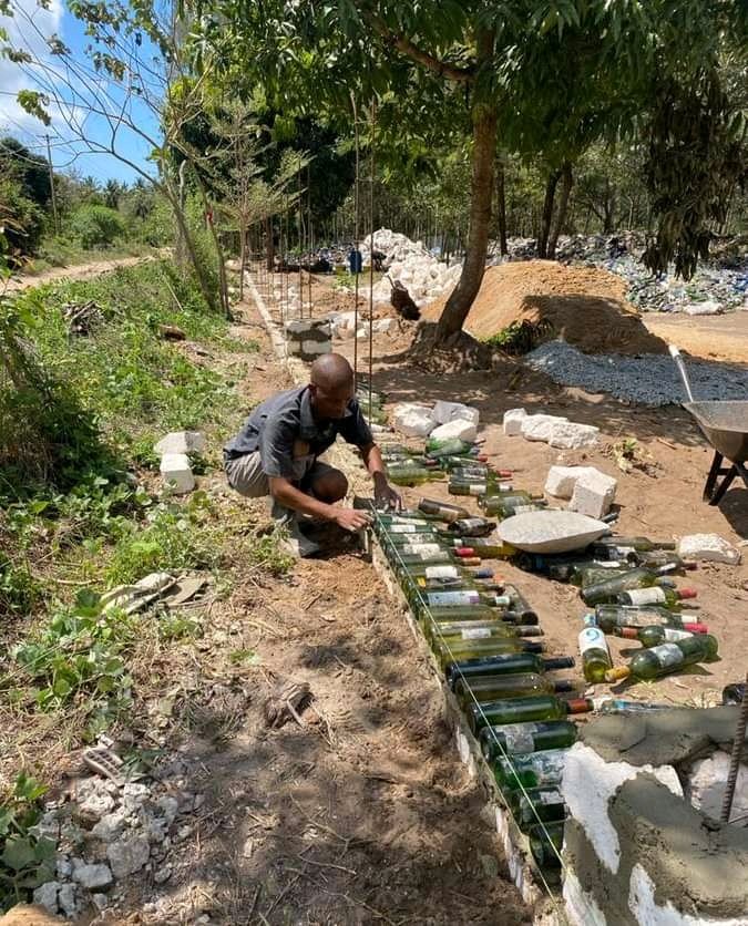 hon_jacobs's tweet photo. The best measures to dispose waste bottles.. 
#keepkenyacleanandgreencampaign
@hon_jacobs 
@BBoundaries_RV 
@kkcg_campaign 
@UNEP https://t.co/x52Xmyqcdj