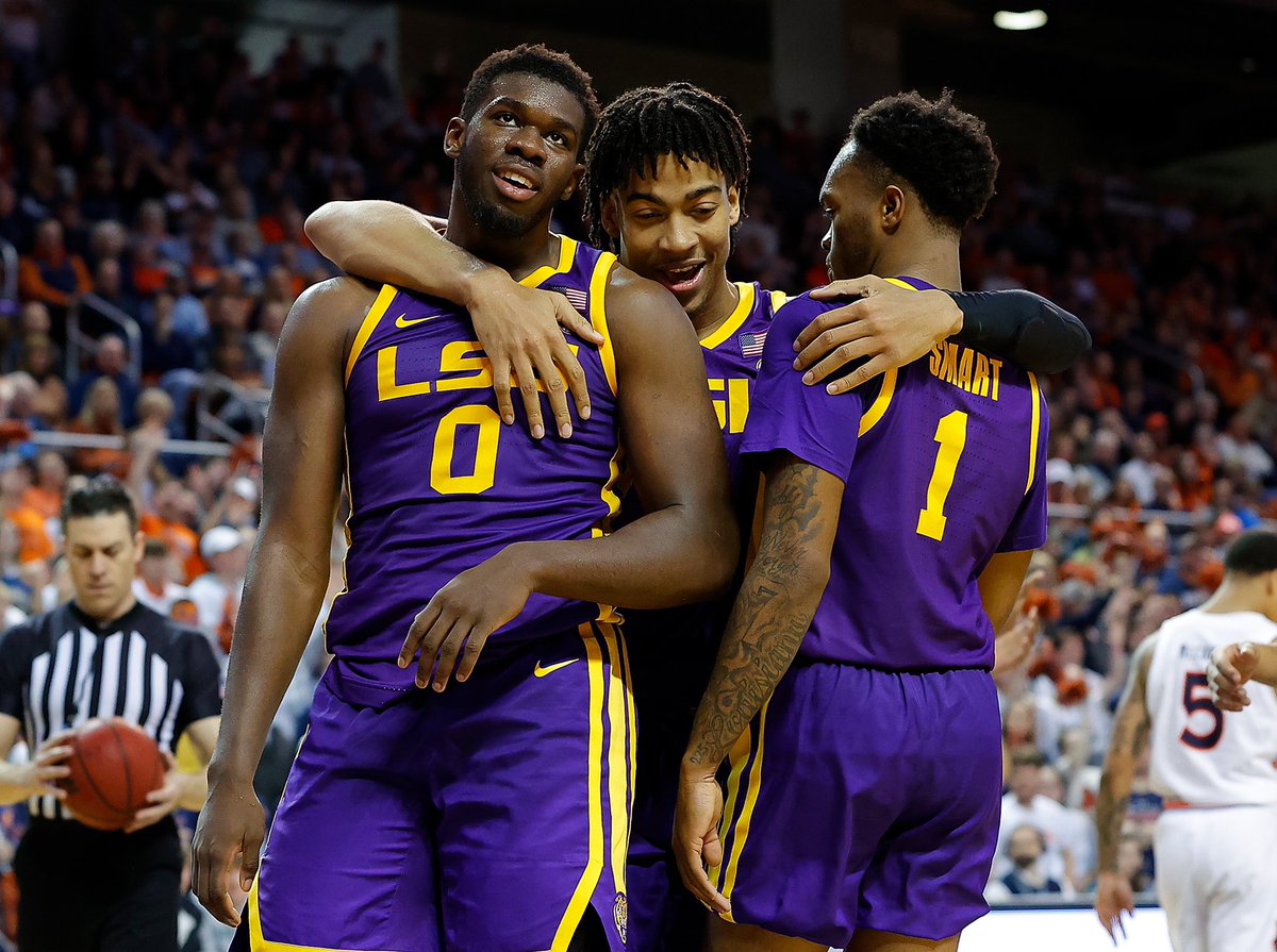 thejaycewaters's tweet photo. blessed to receive my 27th offer from The Louisiana State University https://t.co/jC0cE5SNqh