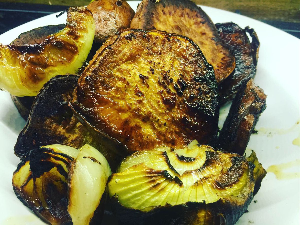 OmertaDiscos's tweet photo. Prendimos el horno de barro en @CocinaIntegrada https://t.co/iWYlZv6rMR