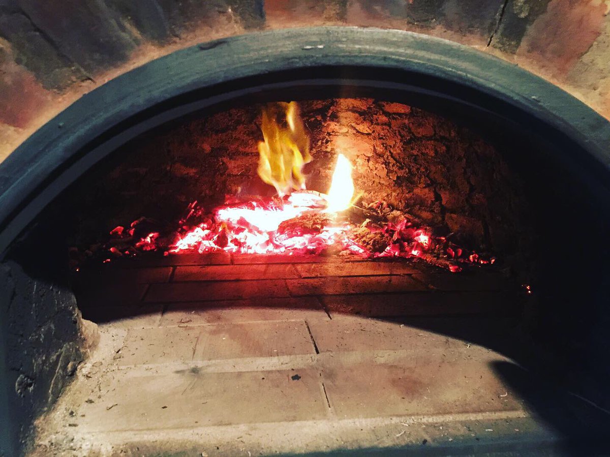 OmertaDiscos's tweet photo. Prendimos el horno de barro en @CocinaIntegrada https://t.co/iWYlZv6rMR