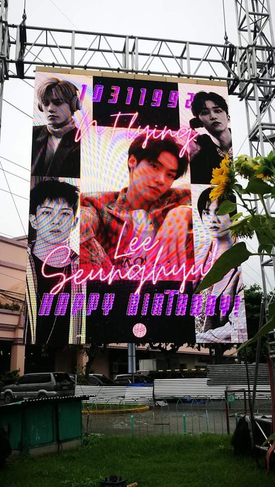 nflyingfanbase's tweet photo. 📢#NFia

We are so happy to share that FINALLY our bday led ad for our @NFlyingofficial's leader #Seunghyub is now up!

Where: VictoriaPlaza, DavaoCity, Philippines 🇵🇭
When: Running til 03-Nov-2020

It's currently raining there but we hope this will bring Sunshine to everyone! 🥰 https://t.co/HklrhI9YCJ