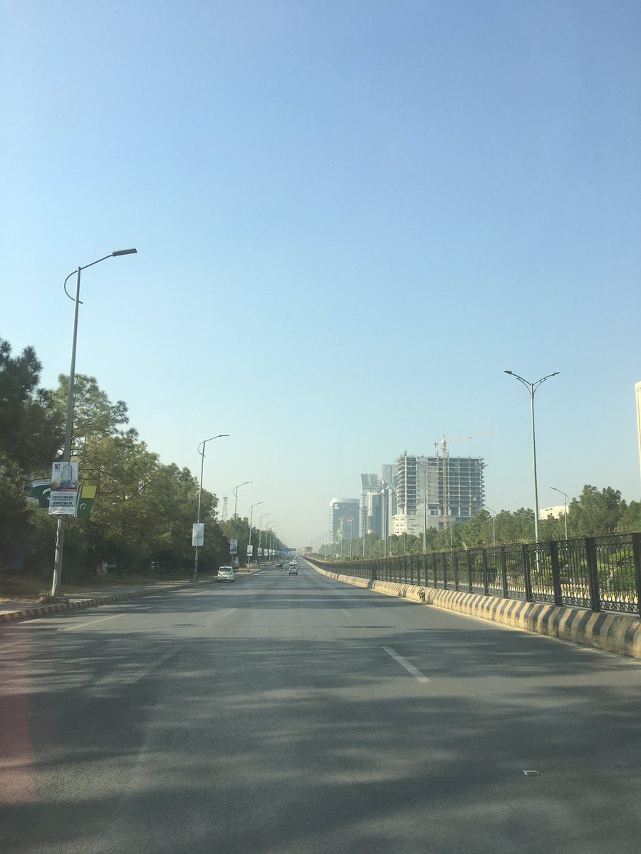 AnamRathor's tweet image. Islamabad is grey today!

#AirPollution #WinterIsComming