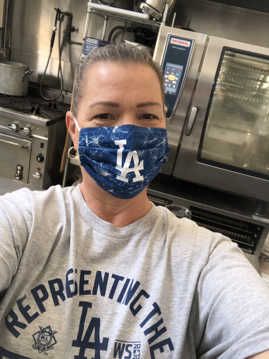 YoYoLoera's tweet photo. Lunch Lady here supporting my #dodgers let’s get it boys!!
#EssentialWorkers #BoysInBlue #WorldSeries @Dodgers https://t.co/tiKoNeFozi