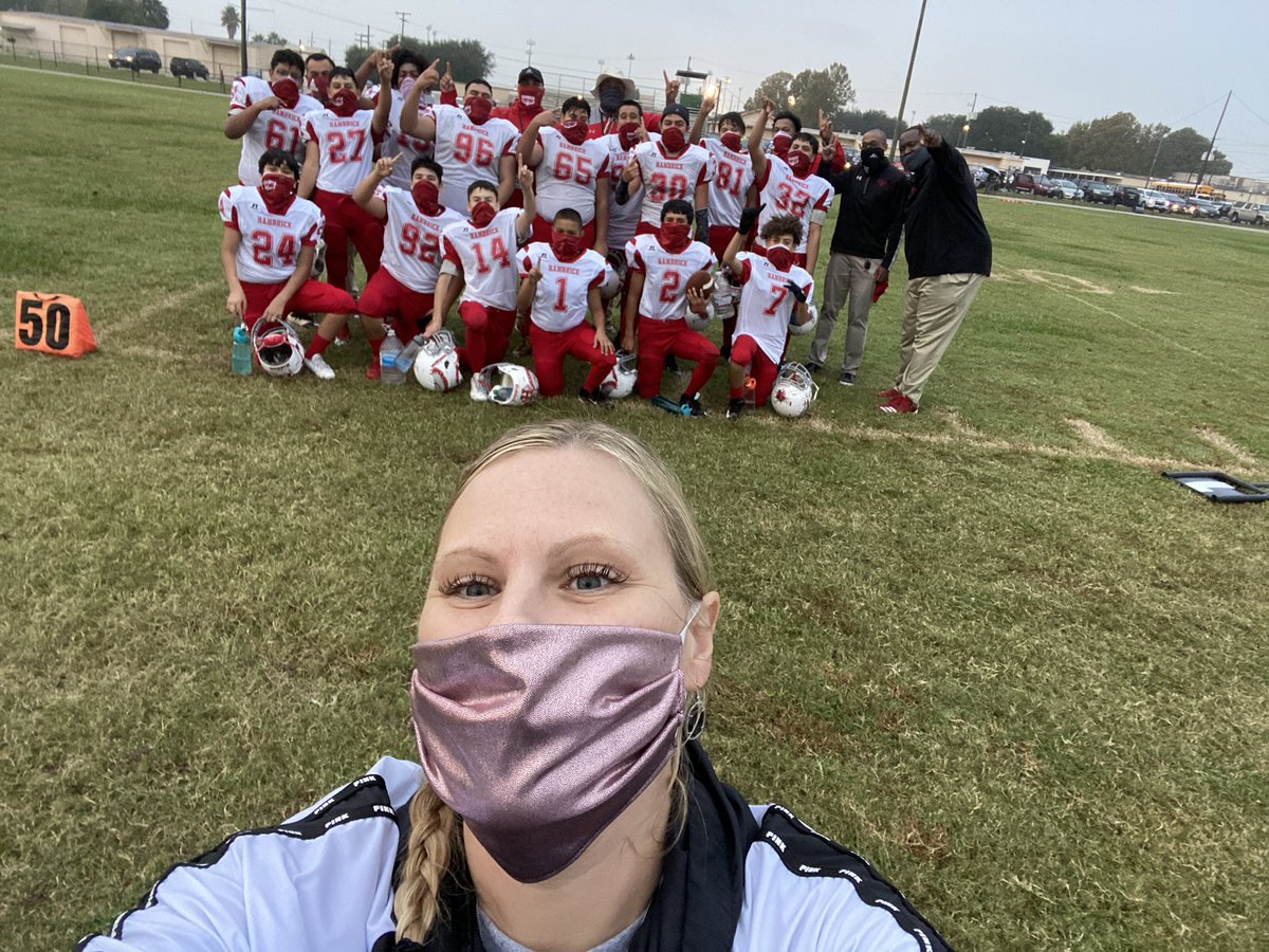 BrickAPVanGils's tweet photo. Congratulations Hambrick Hawks football. Last game of the season, rain or shine we came for the win! @HambrickMS_AISD @AldineAthletics https://t.co/fZFJe6Sg1U