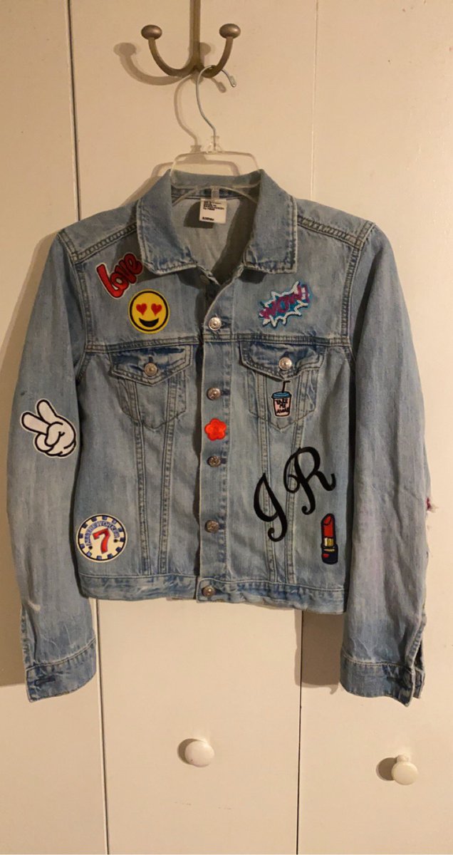 Ciggy___'s tweet photo. ITS JACKET SZN☁️🌥☁️FOLLOW MY IG PAGE : Xclucigg.Customz AND ORDER YOUR CUSTOM DESIGNED JACKETS NOW🛍🎀💅🏽 https://t.co/W8E9n5Gcxk
