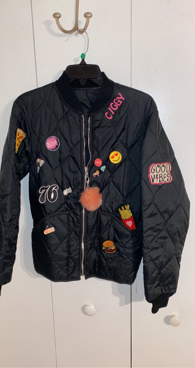 Ciggy___'s tweet photo. ITS JACKET SZN☁️🌥☁️FOLLOW MY IG PAGE : Xclucigg.Customz AND ORDER YOUR CUSTOM DESIGNED JACKETS NOW🛍🎀💅🏽 https://t.co/W8E9n5Gcxk