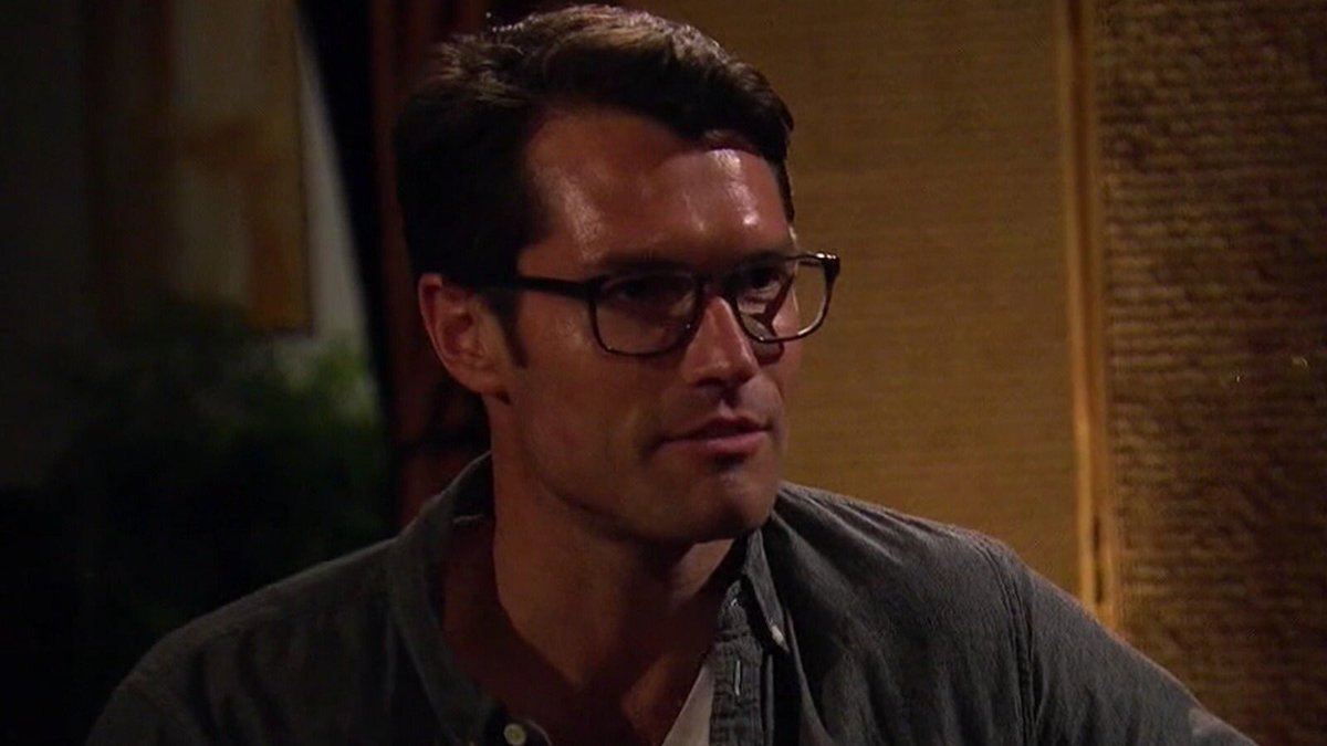 birdduuuvall's tweet photo. I fully expect Bennett to turn into Superman at some point in the show. I mean cmon #thebachlorette https://t.co/oY4a9yVVK4