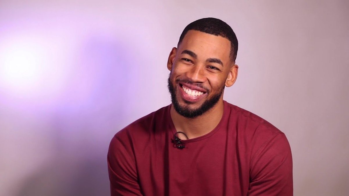itsbritlit's tweet photo. Do you know who would NEVER be this disrespectful to a woman? Calling her old and classless...and all over a date he WASNT EVEN ON?!  

#TheBachelorette https://t.co/9kPsxkvrbC