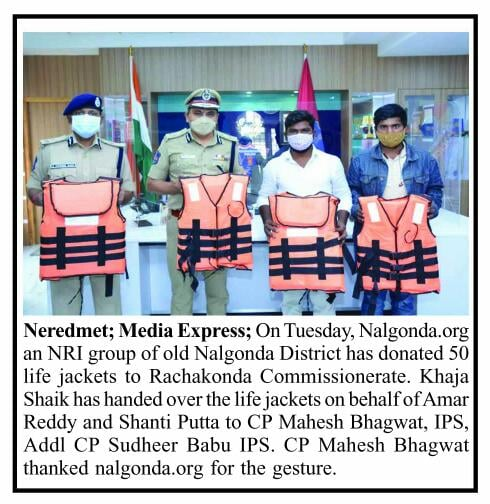 MalkajgiriCop's tweet photo. #HelpingHands
https://t.co/QSPtXzlLnp donated 50 #life_Jackets to #RachakondaCommissionerate. Mr.Khaja Shaik handed over the life jackets to #CP_Rachakonda Mahesh Bhagwat & Addl. CP Sudheer Babu. #CP thanked https://t.co/QSPtXzlLnp for the noble gesture. https://t.co/xZMebfEtNQ