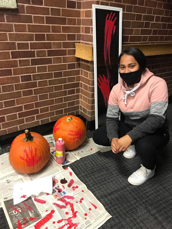 had so much fun painting red hands on pumpinks and scary red hands on a mirror with @tms_jagswag today 😱🎃 #TMS