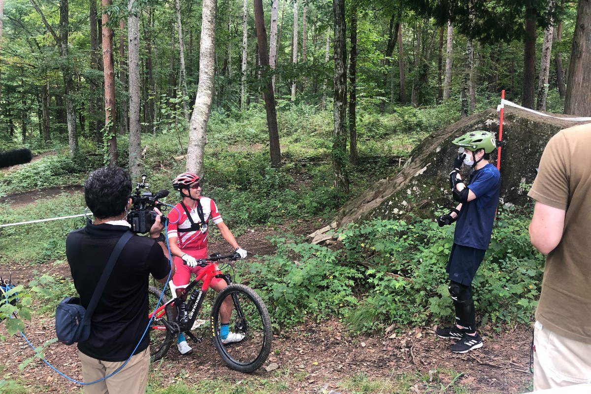 CannondaleJapan's tweet photo. 日本テレビ「#スッキリ」に出演した山本選手 @KOHEY55 は今週末から2週にわたり国内レースに参戦します!大迫力の走りをぜひその目でご覧ください!
11/1 CJ湯船MTB国際(京都)
11/8 MTB全日本選手権(長野)
#fightwithlefty #ridecannondale @ntv_sukkiri https://t.co/x9xROaaoxb