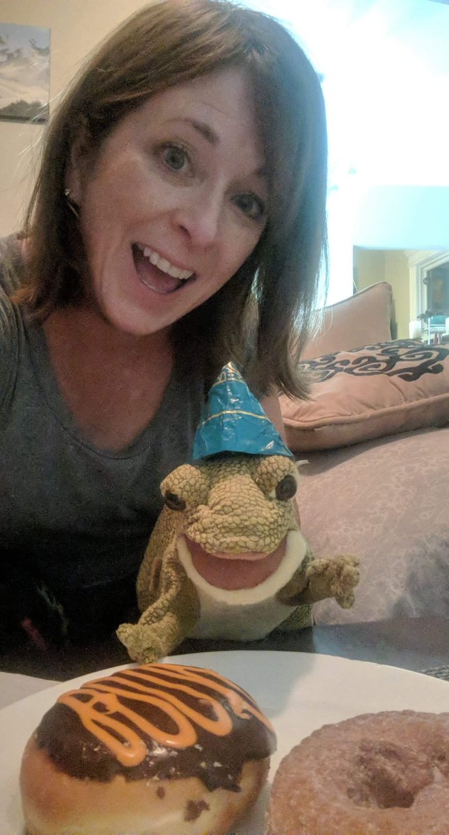 HaileyNoelG's tweet photo. I accidentally left a frog puppet at my mom's house and she keeps sending me photos of the party they're having https://t.co/tMExo8Ag5P