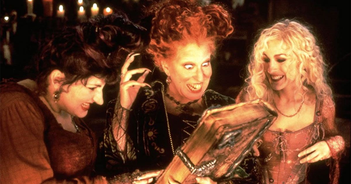 ScaryMommy's tweet photo. Bette Midler Confirms Original Cast Will Reunite For 'Hocus Pocus' Sequel 
https://t.co/mDZa8dmppb https://t.co/ghaUZWGpvK