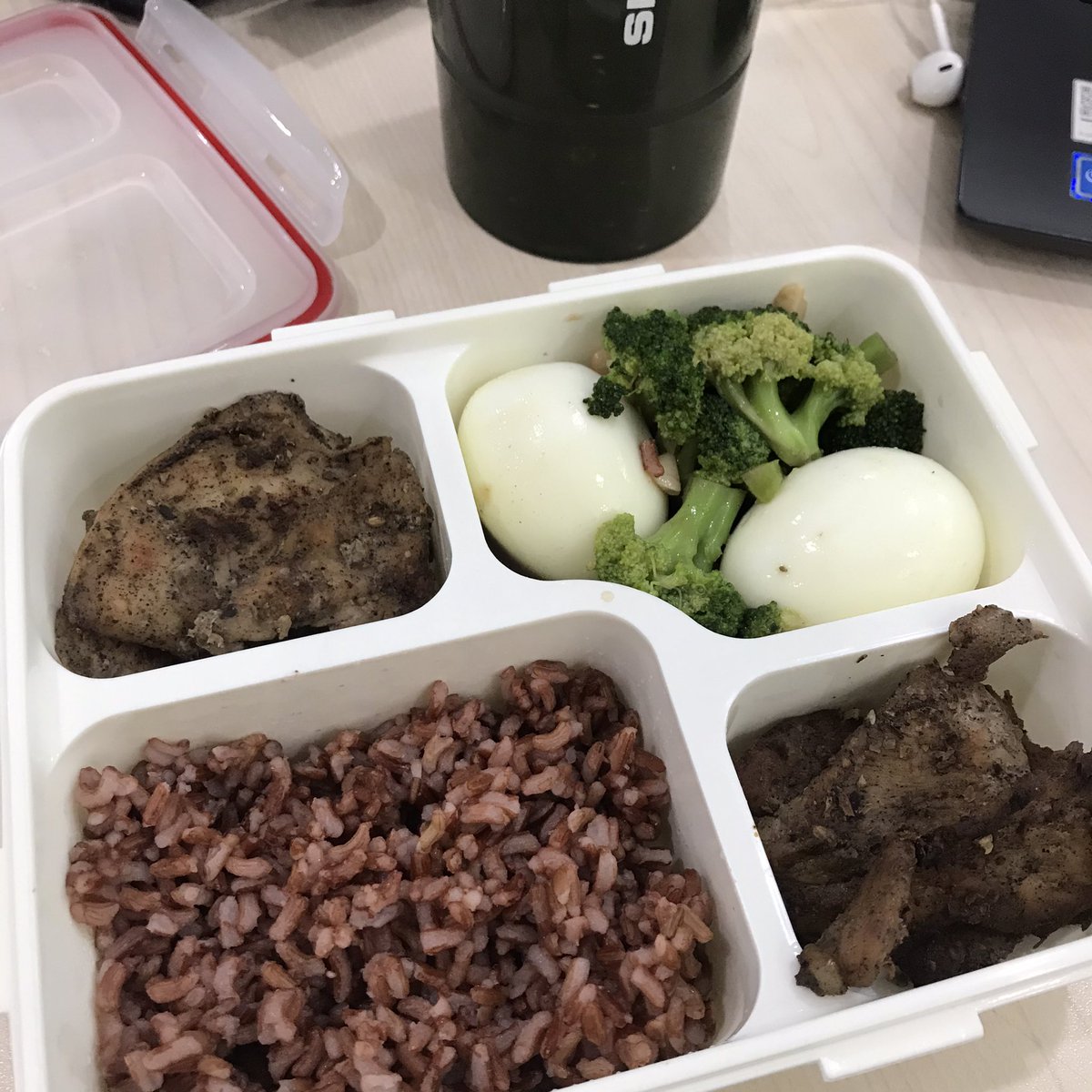 Sarapan gw kenapa isi nya kaya makan makan siang😅