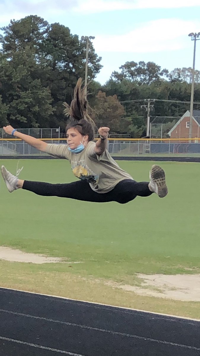 MHS_Cheer_'s tweet photo. The MHS Cheerleaders have focused on conditioning, jump drills, kick drills, and cheers this week📣 #MHScheer https://t.co/utQXASss7P