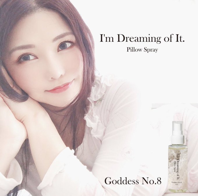 1 pic. 前回の完売を受けて誕生日記念にPillow Spray100個限定再販です!!??すべてサイン入りでお届け❤️ぜひ❤️
Limited restore again on my birthday