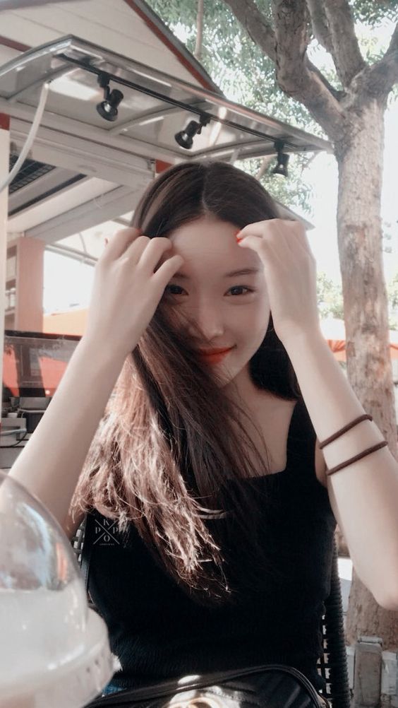 imagine shopping with her and going out on a dates