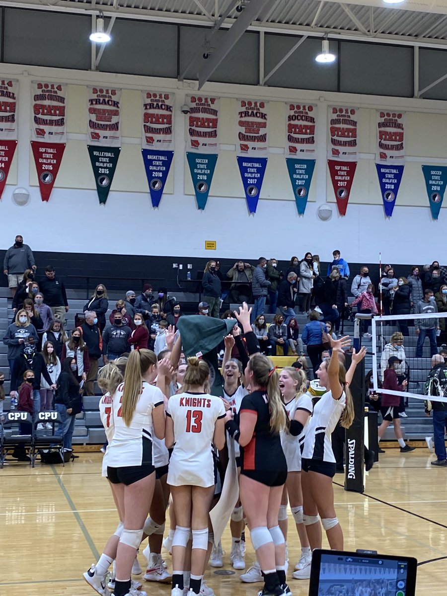 unionstudents1's tweet photo. 🚨THE VOLLEYBALL TEAM MADE A DATE WITH STATE🤩 congrats you girls!!!! Catch them at the US CELLULAR CENTER!!!!!🏐🤩🤪 https://t.co/DKcaVefWyB